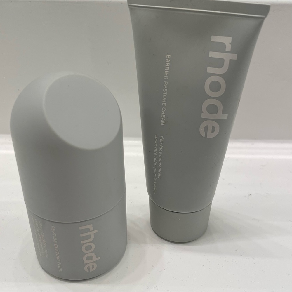 Rhode peptide glazing fluid and barrier restore cream